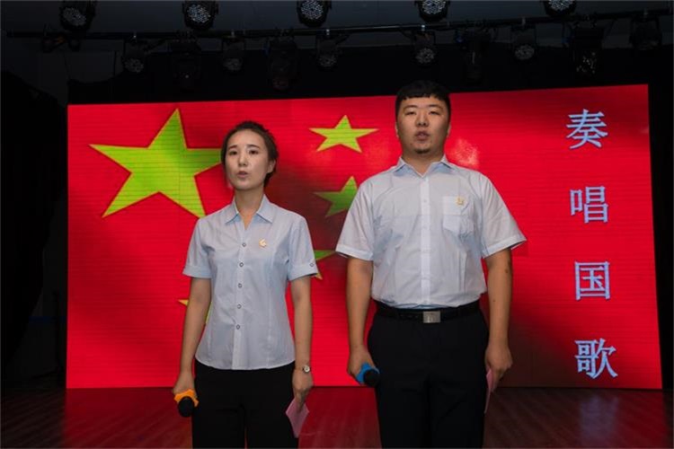 唱国歌.jpg 唱国歌.jpg