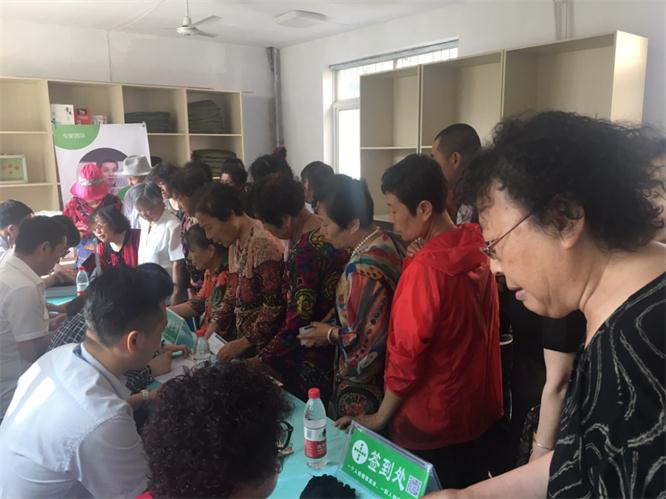 口腔义诊进社区，牙齿健康零距离